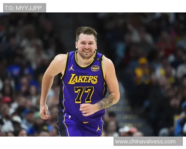 湖人客场爆冷挑战卫冕冠军,东契奇对决里夫斯成胜负关键